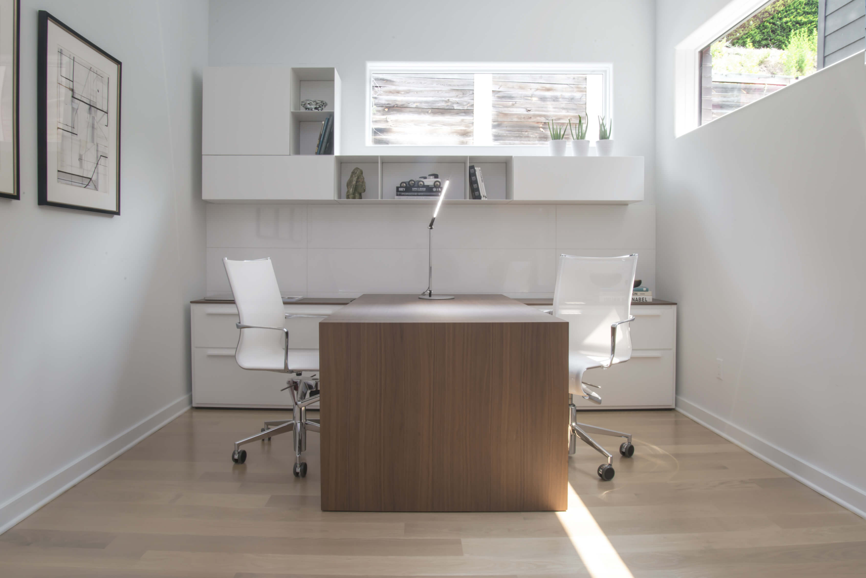 Custom modern home office design by interior designer, RM Interiors.