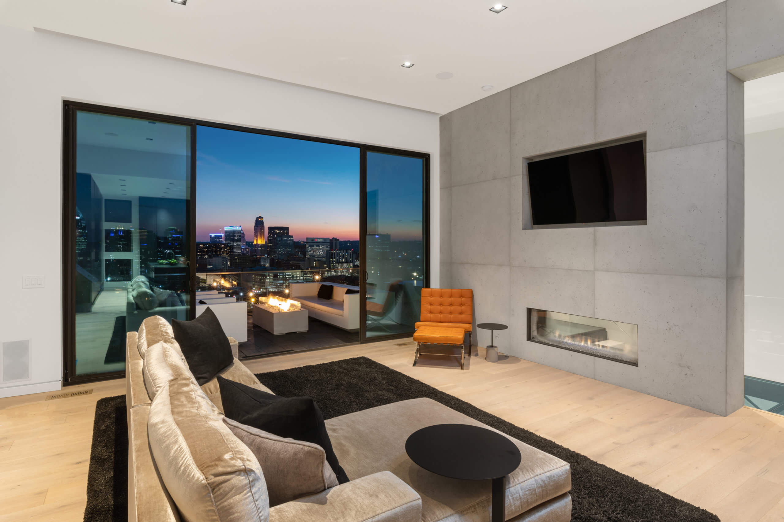 Modern Living Room Interior Design by Cincinnati Interior Designer RM Interiors